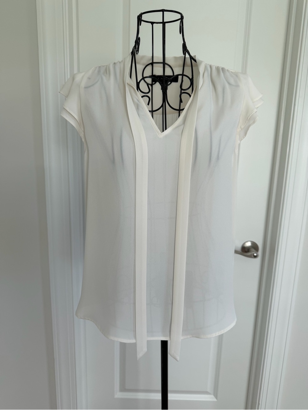 Banana Republic Ivory Tie-Neck V-Neck Blouse